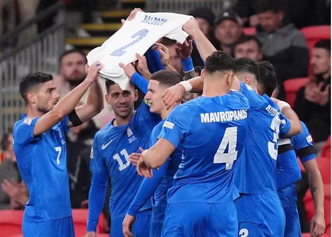 Cuộc đối đầu được mong chờ Hy Lạp đấu Anh - Tam sư quyết đòi lại món nợ